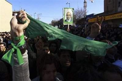 عکس طرفداران میرحسین در تشییع پیکر منتظری